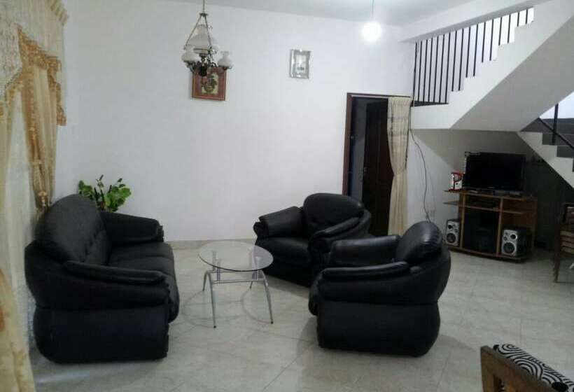 Отель Elkaduwa Bungalow