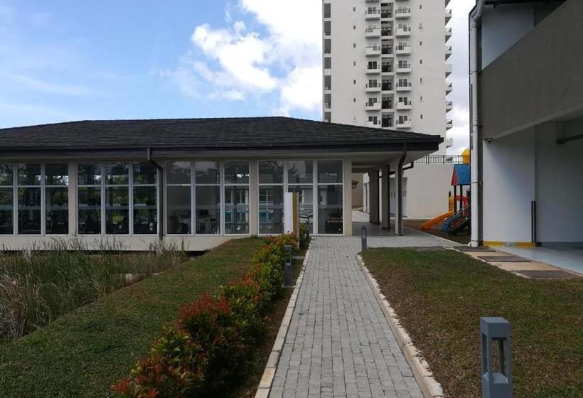 בית מלון כפרי Fairway Galle Serviced Apartments