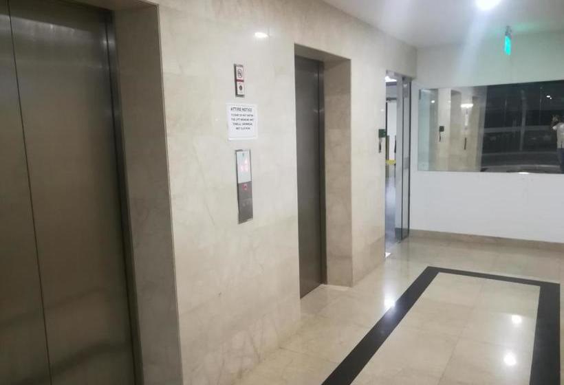 בית מלון כפרי Fairway Galle Serviced Apartments