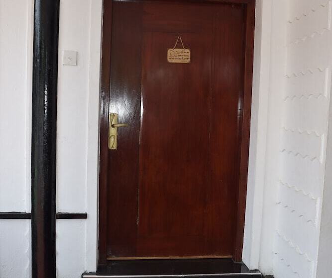 فندق Gloriya Mathews