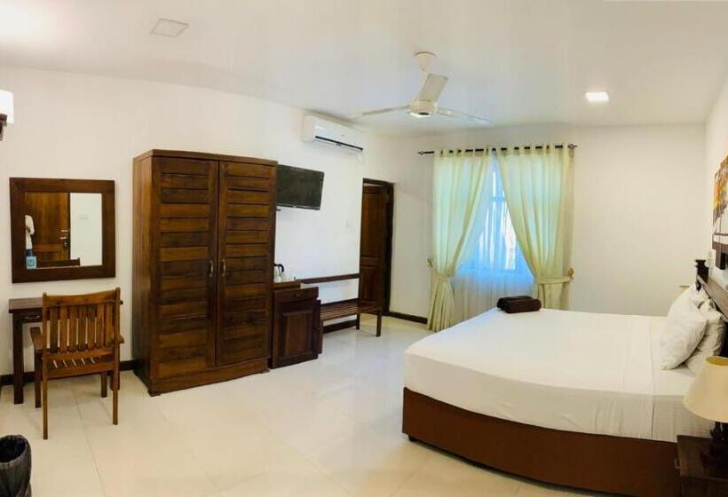 Отель Hikka Sandy Pearl Beach Resort