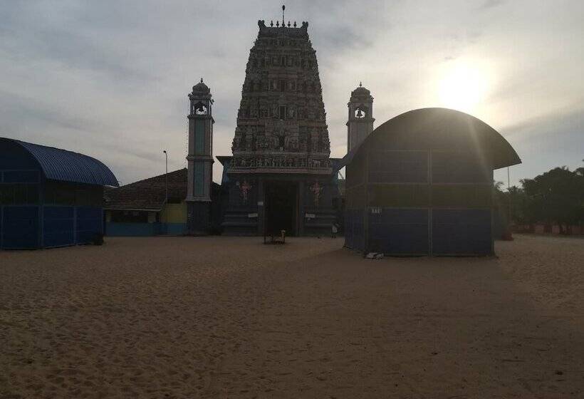 Отель Mala's Home Stay