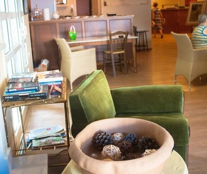 בית מלון כפרי Methanion