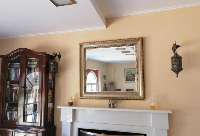 בית מלון כפרי Methanion