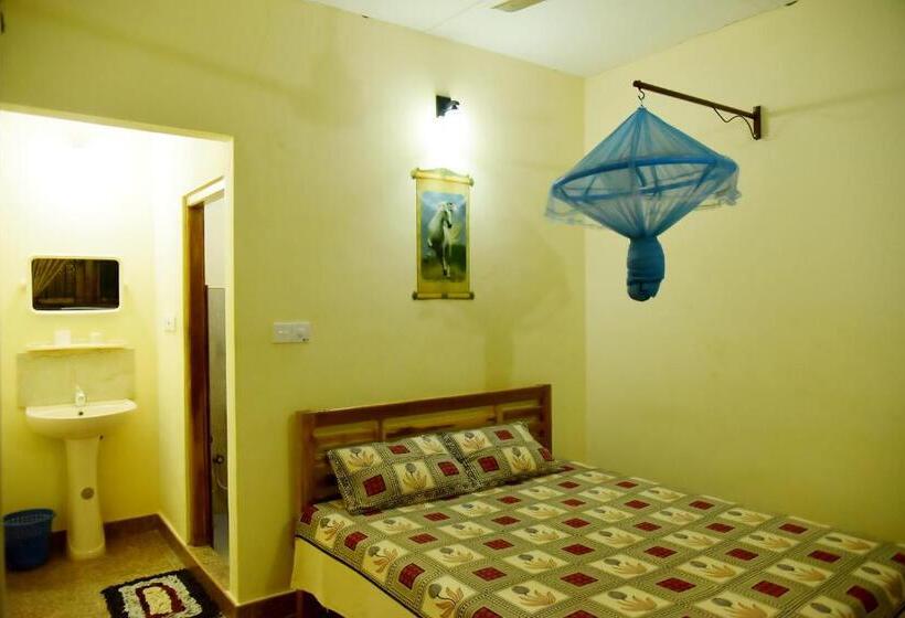 בית מלון כפרי Naaval Beach Villa & Rooms