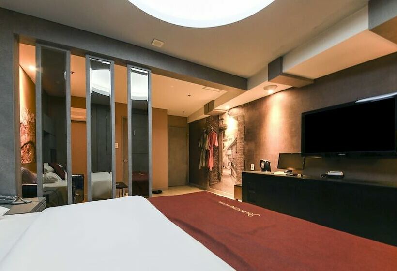 Hotel On