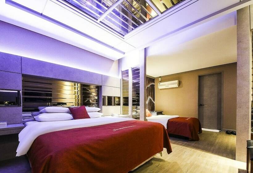 Hotel On