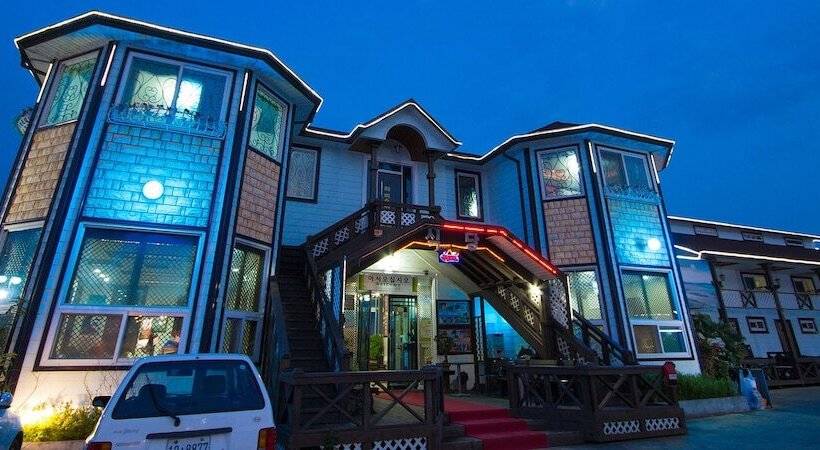 Отель Lavista Pension