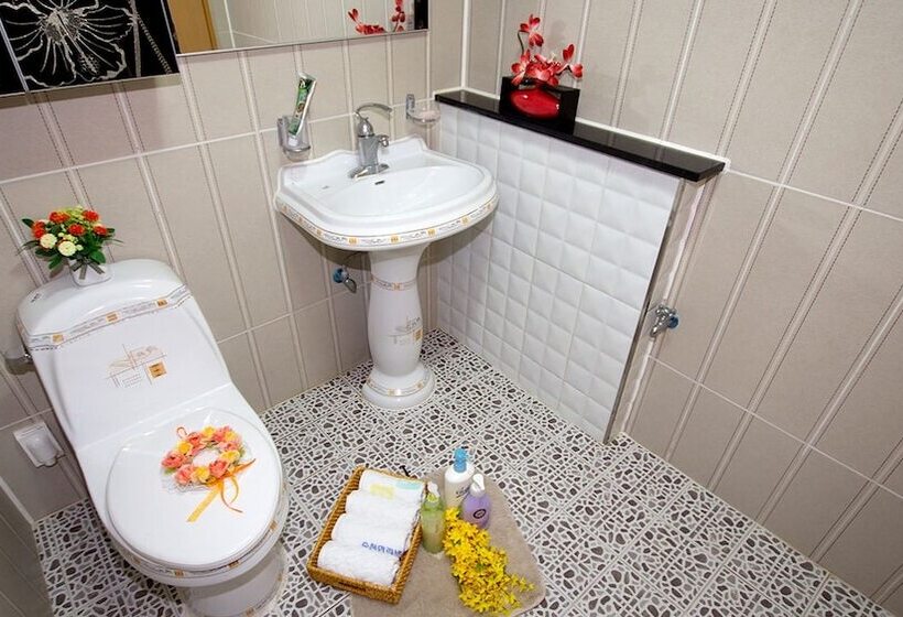 Отель Lavista Pension