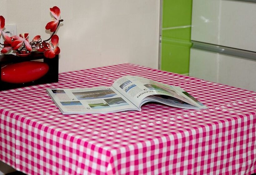 Отель Lavista Pension