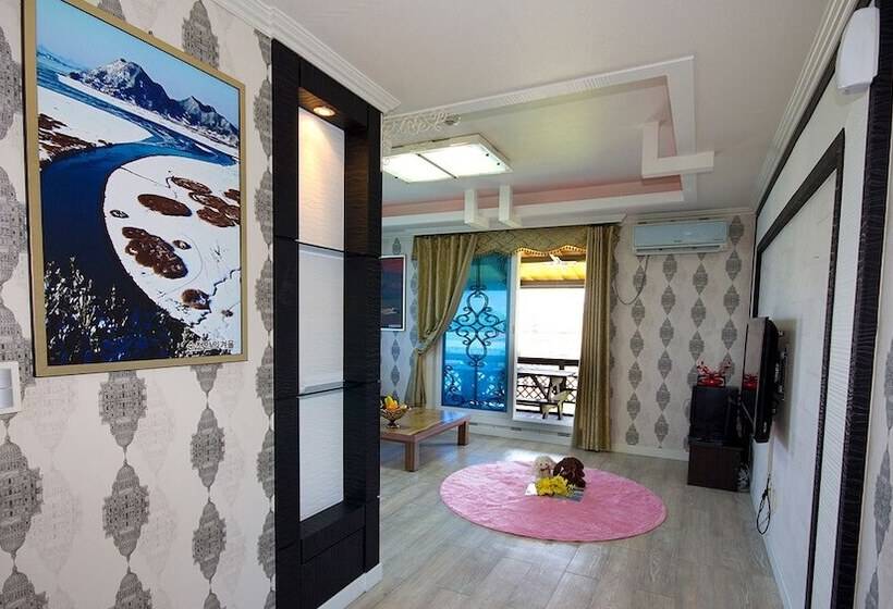 Отель Lavista Pension