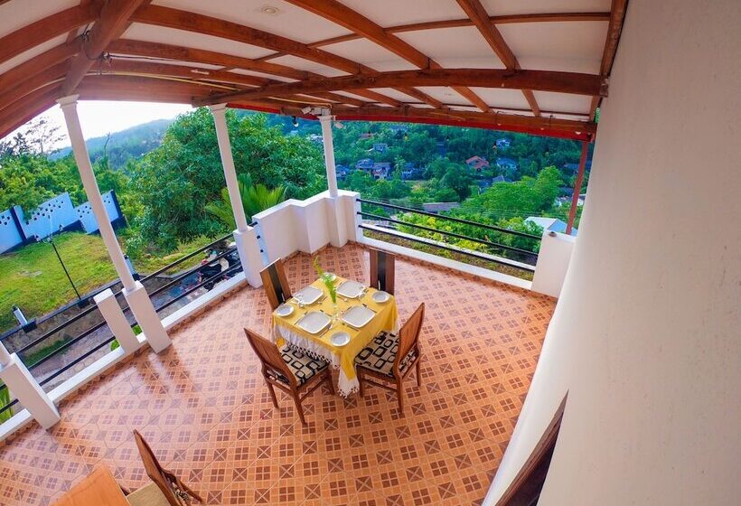 בית מלון כפרי Uppermost Villa  Galle