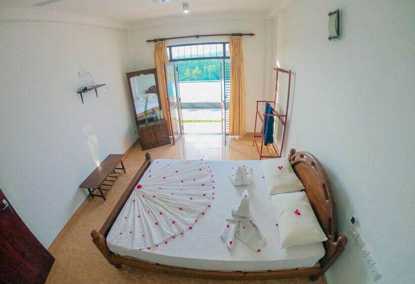 בית מלון כפרי Uppermost Villa  Galle