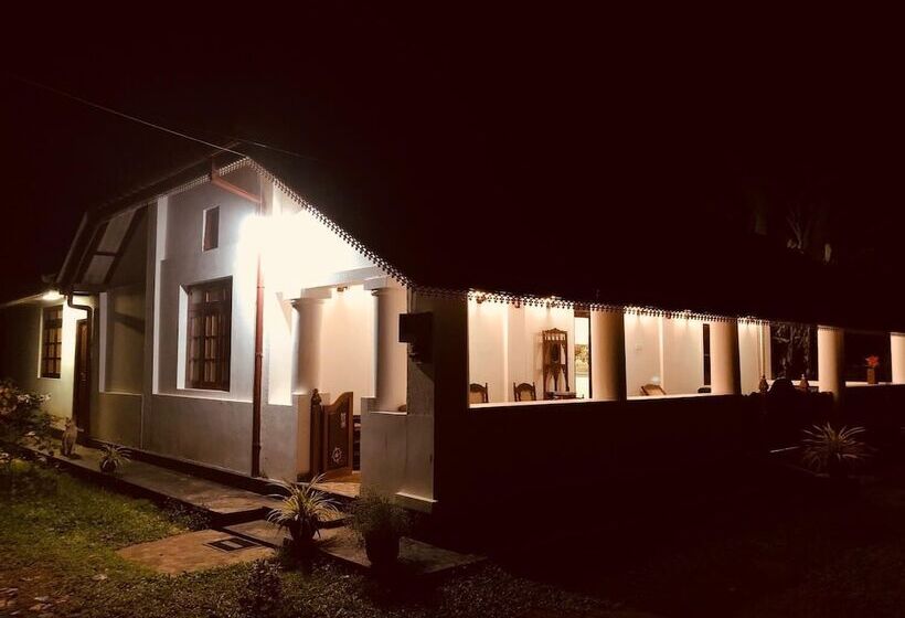 فندق Walawwa Guest House