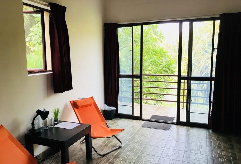 Sri Beach Bungalows And Villa