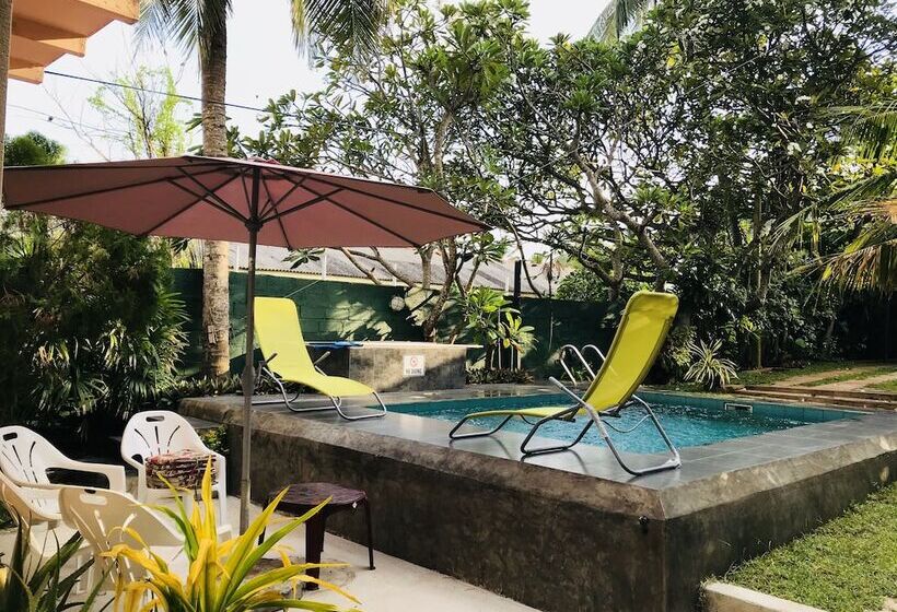 Sri Beach Bungalows And Villa