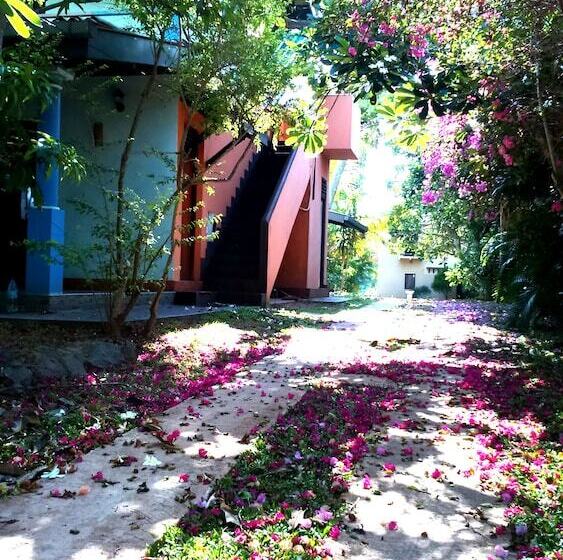 Sri Beach Bungalows And Villa