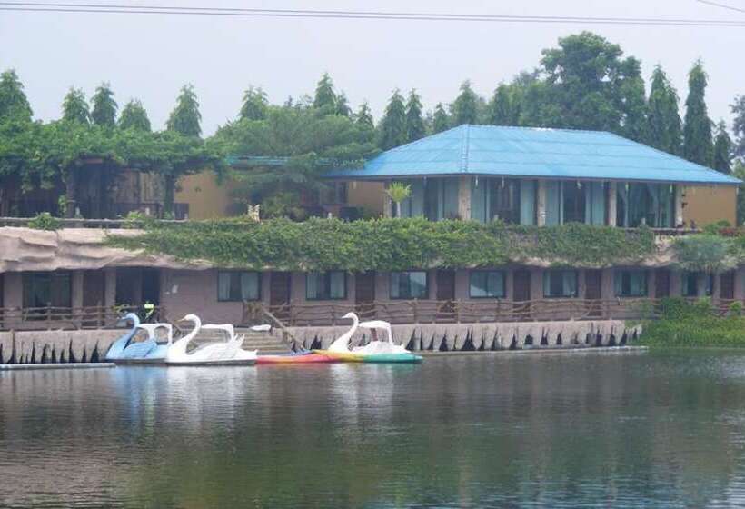 Chart Thip Resort