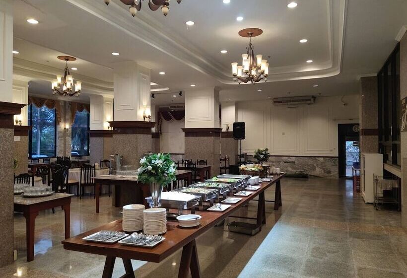 Golden Dragon Resort