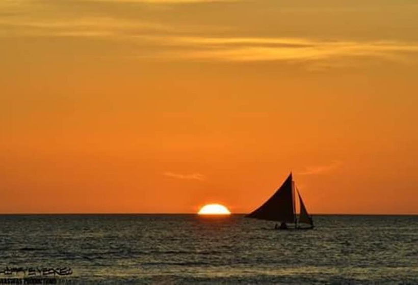 Hangout Beach & Resort