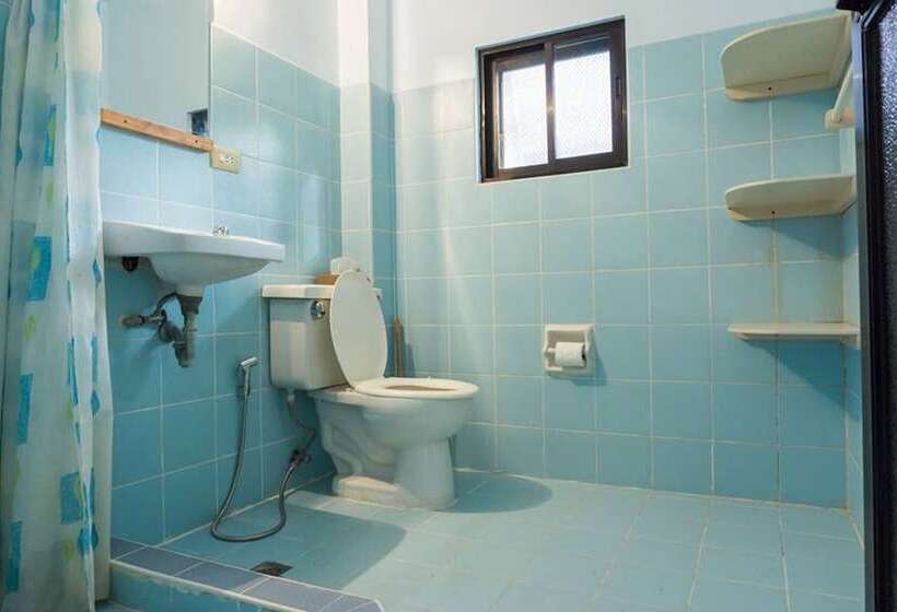 Hangout Beach & Resort