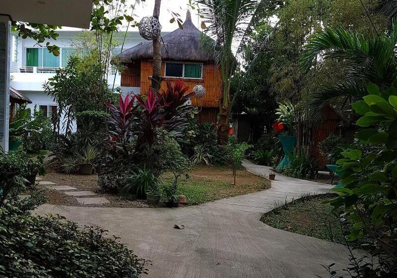 Hangout Beach & Resort