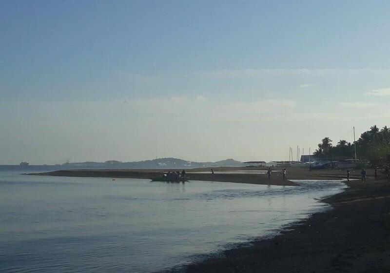 Hangout Beach & Resort