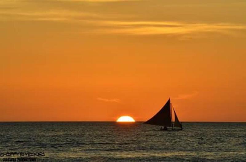 Hangout Beach & Resort