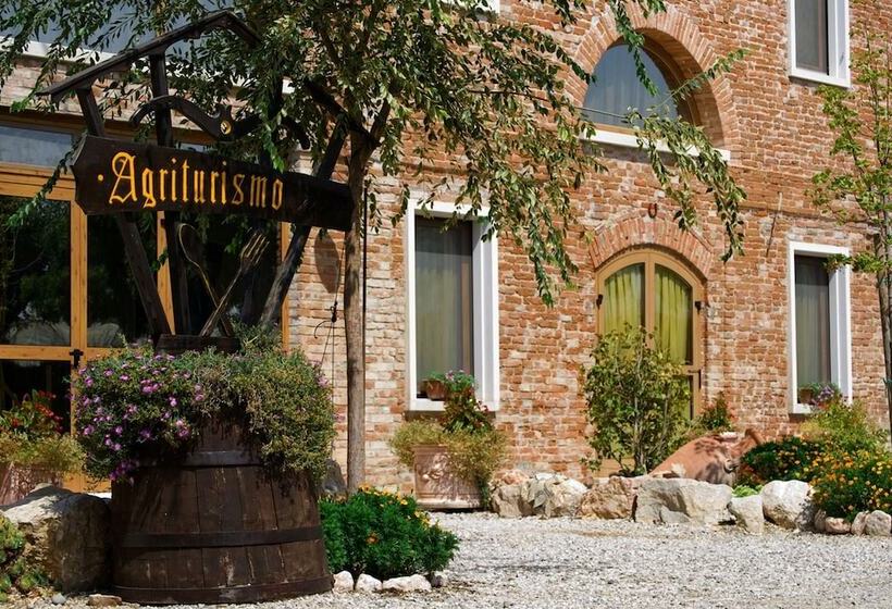 ホテル All Albaro Agriturismo