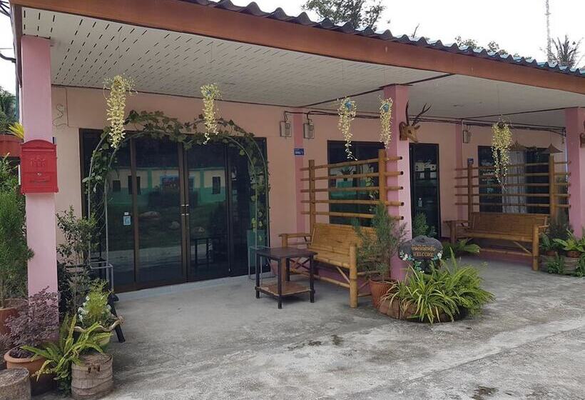 호텔 Baan Yaychoey Kiriwong