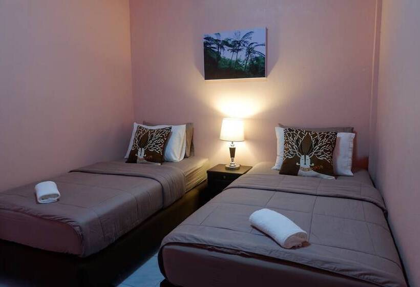 호텔 Baan Yaychoey Kiriwong