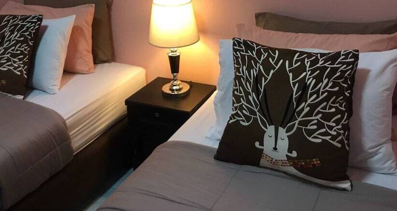 호텔 Baan Yaychoey Kiriwong