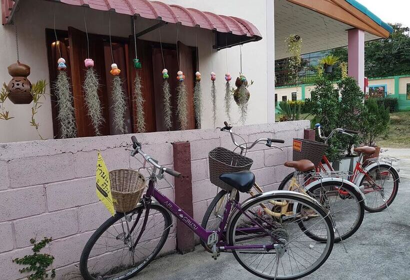 호텔 Baan Yaychoey Kiriwong