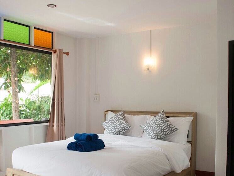 Отель Banchomchan