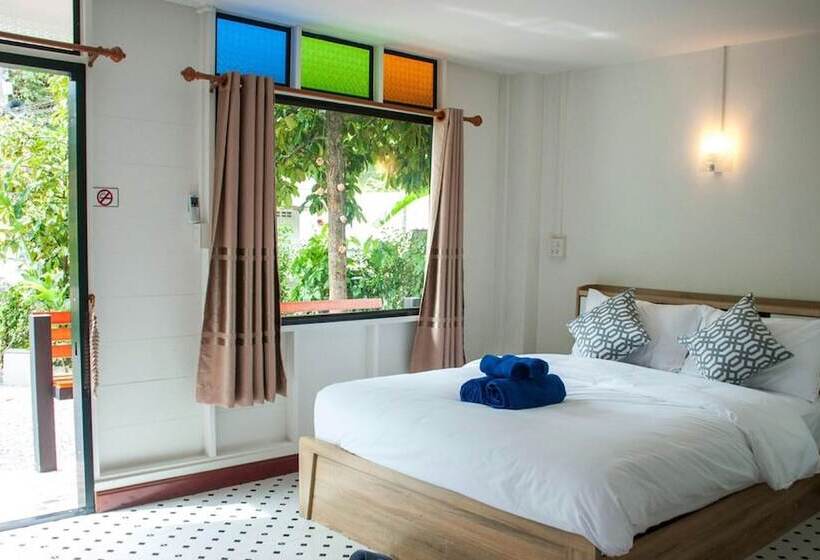 Отель Banchomchan