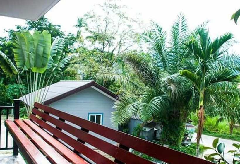 Отель Banchomchan