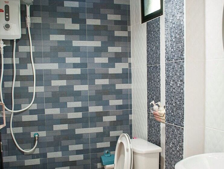 Отель Banchomchan