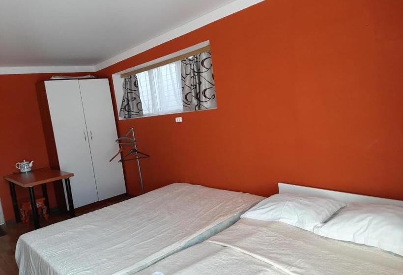 בית מלון כפרי Baykal Ersi