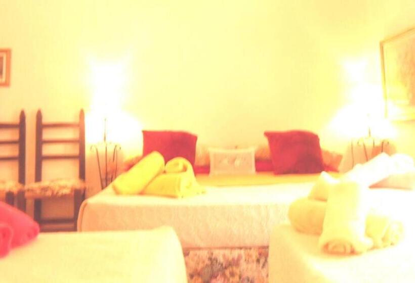 בית מלון כפרי Italia Guesthouse