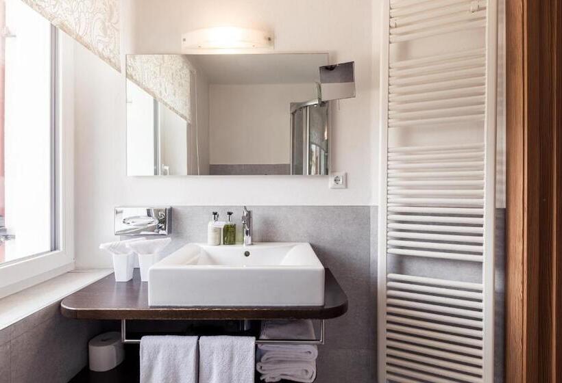 Boutique Hotel Zum Rosenbaum