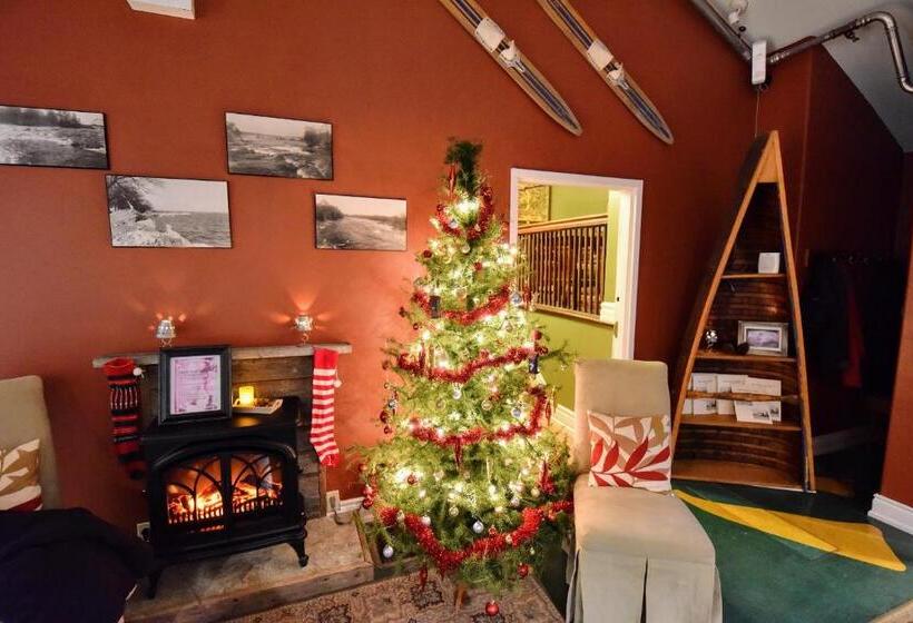 فندق The Burleigh Falls Inn & Suites