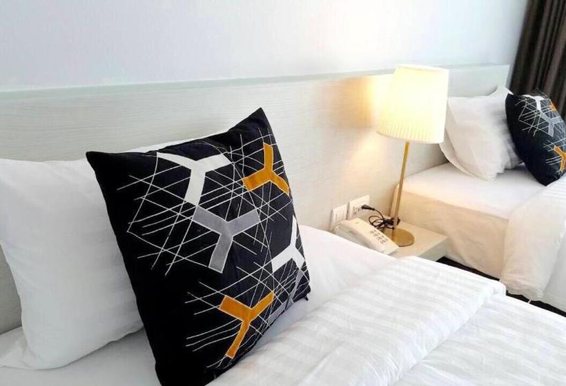 ホテル Chaisaeng Villa