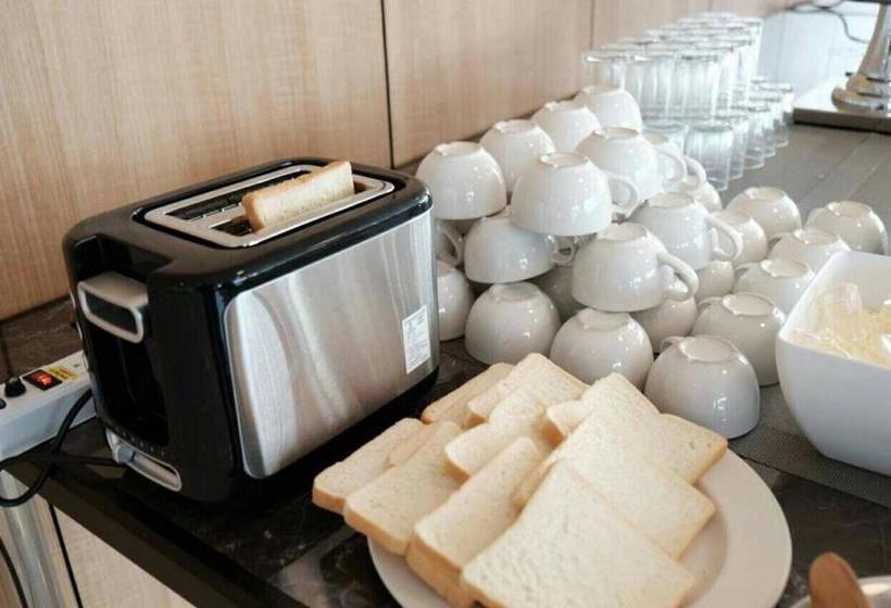 ホテル Chaisaeng Villa