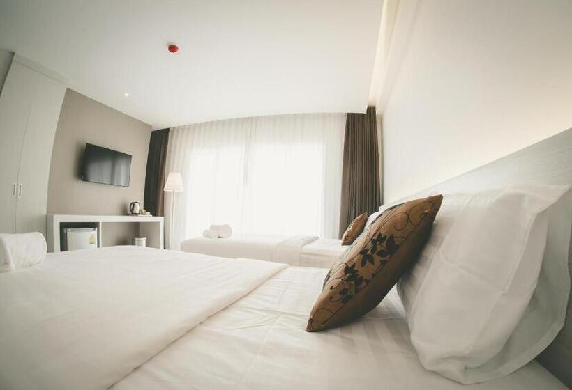 ホテル Chaisaeng Villa