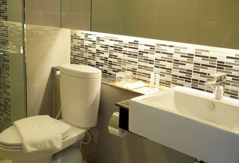 ホテル Chaisaeng Villa