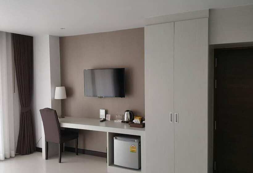 ホテル Chaisaeng Villa