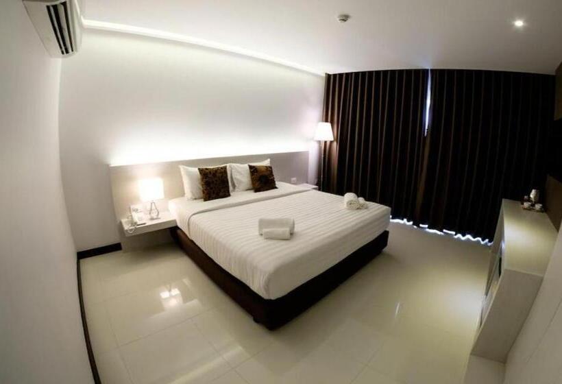 ホテル Chaisaeng Villa