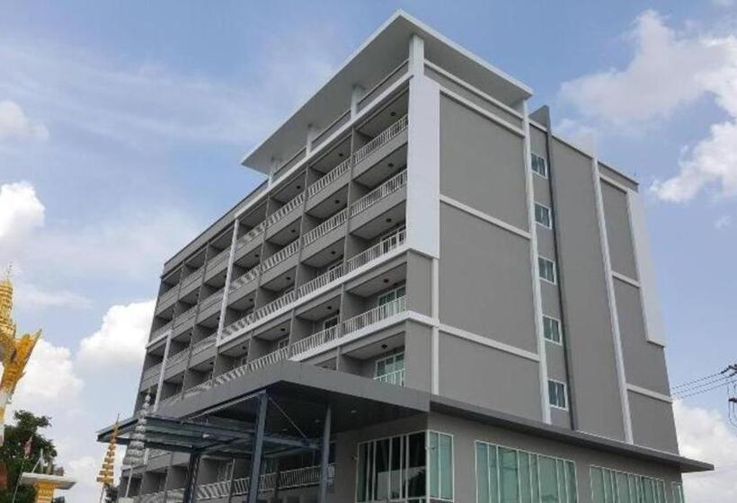 ホテル Chaisaeng Villa