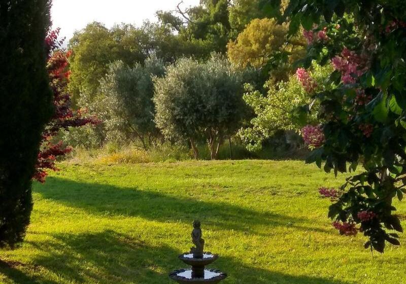 ホテル Convento Inn And Artist Residencies