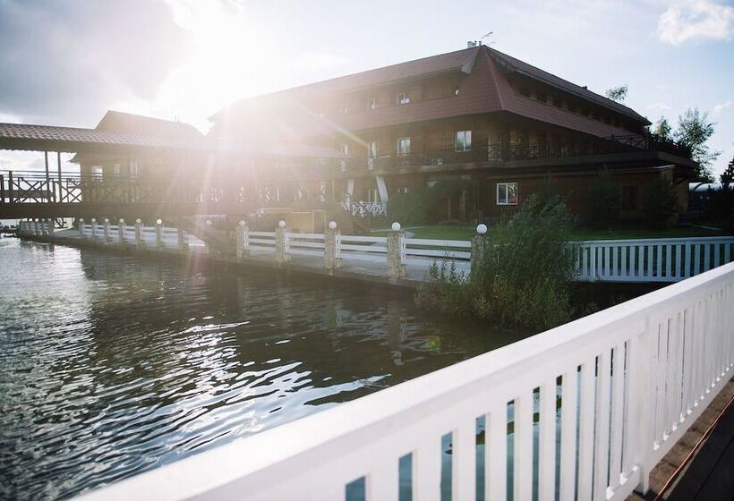 فندق Country Club Medvezhy Ozera